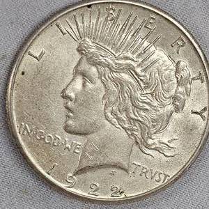 lot 104 image: 1922S Peace Dollar $1-VG