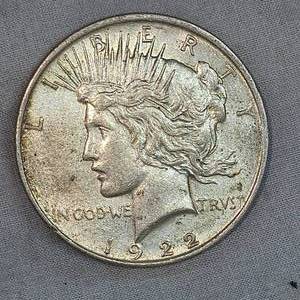 lot 107 image: 1922 Peace Dollar $1
