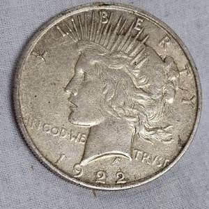 lot 115 image: 1922 Peace Dollar $1
