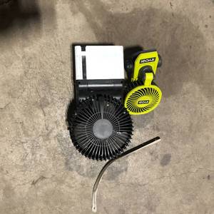 lot 21 image: Portable Air Conditioner Fan Customer Returns See Pictures