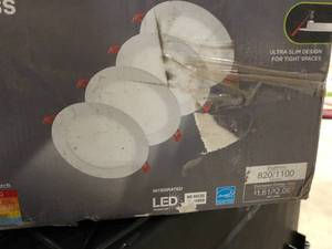 lot 31 image: Commercial Electric Premium Series 6 in. LED, 2-Level Lumen Select, Ultraslim Canless Recessed Light, Adjustable CCT (4-Pack)  Customer Returns See Pictures