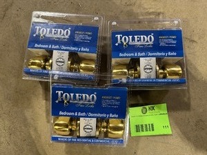 lot 111 image: Lof of Toledo Bed and Bath Knobsets