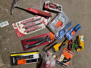 lot 131 image: Lot of misc tools and hardware various types and conditions customer Returns see pictures