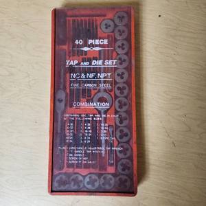 lot 52 image: Tap and Die Set NC & NF NPT