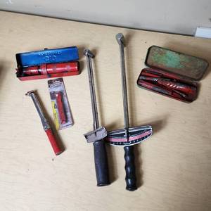 lot 72 image: Lot of Mechanical Tools and Accessories including Torque Wrenches and Extractor Set