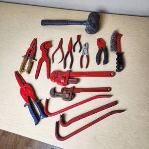 lot 73 image: Lot of Hand Tools Including Pipe Wrenches, Pliers, Snips and Crowbars