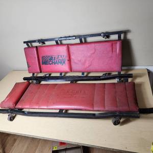 lot 74 image: Team Mechanix and Ex-Cell Deluxe Automotive Creepers