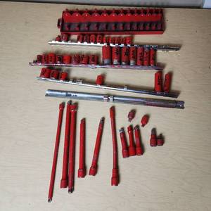lot 76 image: Lot of Sockets with Ratchets and Extensions