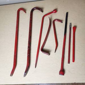 lot 88 image: Lot of Pry Bars and Crowbars