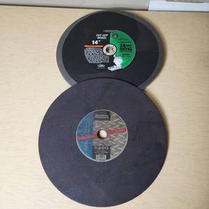 lot 114 image: Robtec and Warrior Cut-Off Wheels