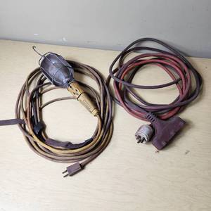 lot 146 image: Extension Cord and Trouble Light