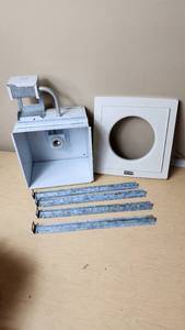 lot 215 image: Nautilus Model N161 Deluxe One-Bulb Infrared Heater with Mounting Brackets