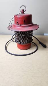 lot 241 image: IDT Vintage Bug Zapper - Untested