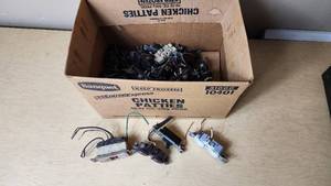 lot 366 image: Used Electrical Outlets and Switches Lot