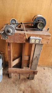 lot 409 image: Grinder with AC Motor - Untested