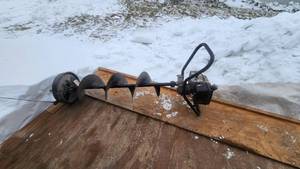 lot 434 image: Jiffy Ice Drills White Lightning Ice Auger