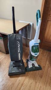 lot 439 image: Eureka Bravo Upright Vacuum and Hoover FloorMate Hard Floor Cleaner - Untested