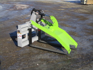lot 69 image: Wolverine 48 Pallet Forks wGrapple