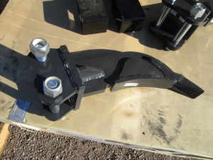 lot 428 image: Wolverine Mini Excavator Ripper Tooth
