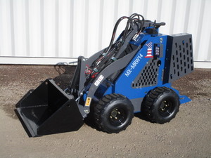 lot 370 image: AGT MX-MRW14 Skid Steer