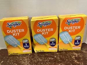 lot 11 image: Swiffer Duster Kits
