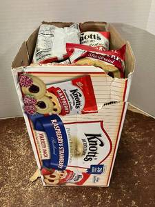 lot 35 image: Knotts Berry Shortbread Cookies