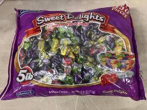 lot 102 image: Sweet Delight Filled Candy