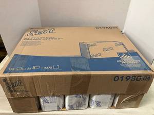 lot 124 image: Scottfold Paper Towels