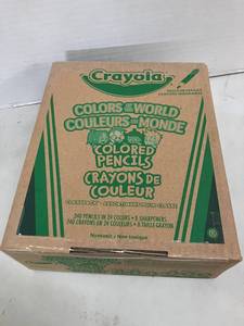 lot 41 image: Crayola Colored Pencil Class Pack