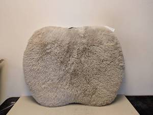 lot 82 image: NEW KIRKLAND SIGNATURE OEKO HEX PET BED (CREAM)