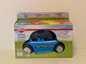 lot 96 image: KAYTEE CRITTER CRUISER INTERACTIVE EXERCISE TOY