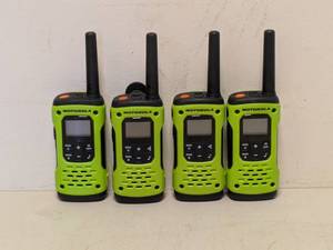 lot 97 image: (4) MOTOROLA WALKIE-TALKIE