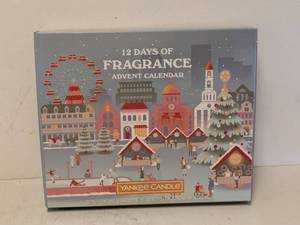 lot 180 image: YANKEE CANDLE 12 DAYS OF FRAGRANCE ADVENT CALENDAR