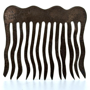 lot 43 image: Taxco Mexico Vintage Rustic Hair Comb