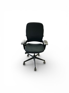 lot 16 image: Steelcase Leap V2- Black