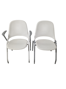 lot 43 image: 2 Nesting Chairs