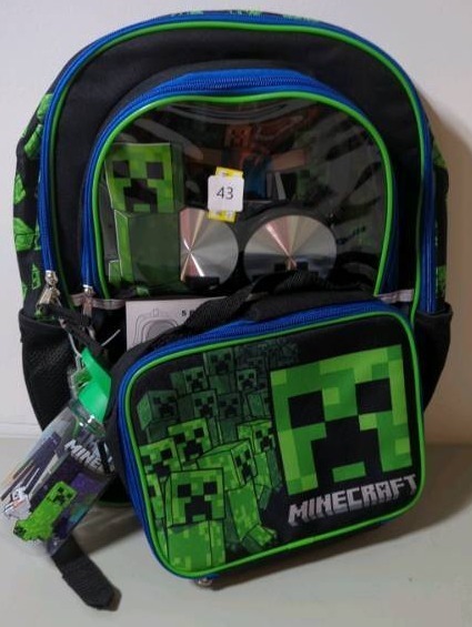 lot 43 image: Minecraft 15.5L Backpack 5 Piece Set with Headphones