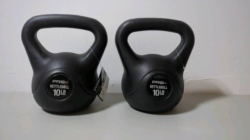 lot 51 image: pro kettlebell 10lb (set of 2)