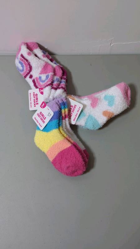 lot 57 image: 2 pack girls cozy socks size 10.5- 4  (set of 3)