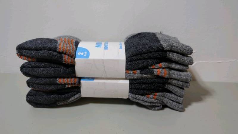 lot 58 image: 2 pack men boot socks size 6-12  (set of 2)