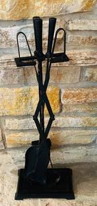 lot 47CC image: Iron Fireplace Tool Set