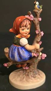 lot 496K image: LL-S - Goebel Hummel Apple Tree Girl Figurine