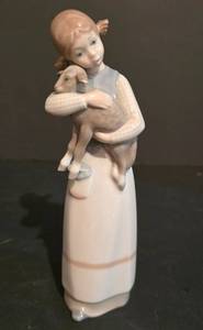 lot 507K image: LL-S - Lladro Porcelain Girl with Lamb Figurine #1010