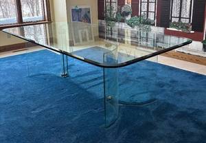 lot 3R image: DR - Large Glass Dining Table with Curved Glass Base