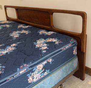 lot 7R image: MB - Mid-Century King Size Bed with Walnut Headboard