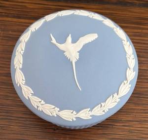 lot 37R image: MB - Vintage Wedgwood Blue Jasperware Trinket Box with Bird Motif