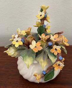 lot 63R image: MB - Vintage Capodimonte Style Porcelain Floral Arrangement