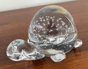 lot 67R image: MB - Langsam-Billig Handcrafted Controlled Bubble Glass Turtle Figurine