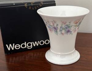lot 71R image: MB - Wedgwood Angela Bone China Petite Vase