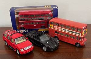 lot 78R image: MB - Collection of 4 Diecast Model Vehicles - Corgi and Welly London Buses, Red SUV and Black Sports Car